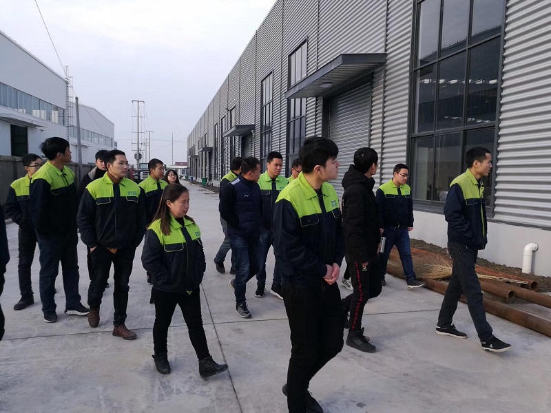 南通工廠上班第一天進行全面培訓(xùn) 南通工廠上班第一天進行全面培訓(xùn)