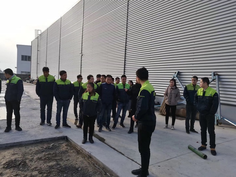 南通工廠上班第一天進行全面培訓(xùn) 南通工廠上班第一天進行全面培訓(xùn)